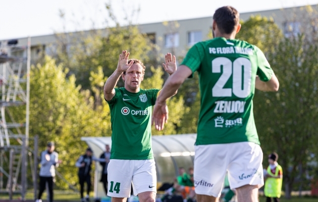 Konstantin Vassiljev ja Sergei Zenjov m&auml;ngisid v&auml;ravaolukorras harjukad nupukalt &uuml;le. Foto: Jana Pipar