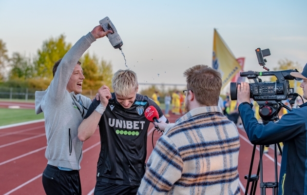 Tristan Toomas Teev&auml;li intervjuud andmas. Foto: Allan Mehik