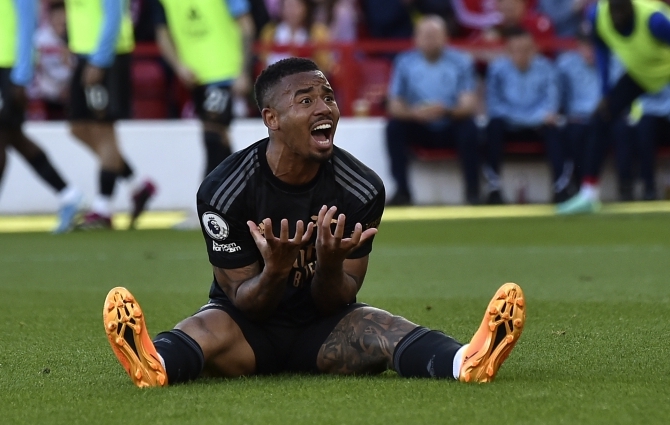 Ametlik: Arsenal mängis kaheksa vooruga kaheksapunktilise eduseisu maha ning kinkis Man Cityle Inglismaa meistritiitli!