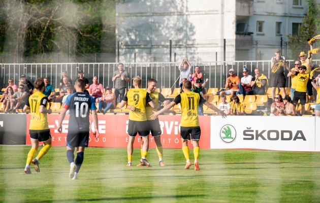 Enrico Veensalu s&ouml;&ouml;dust s&uuml;ndis Paide omav&auml;rav. Foto: Liisi Troska / jalgpall.ee