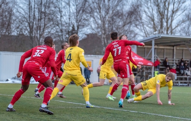 Harju JK Laagri ja FC Kuressaare tänavune esimene matš lõppes 1:1 viigiga. Foto: Allan Mehik