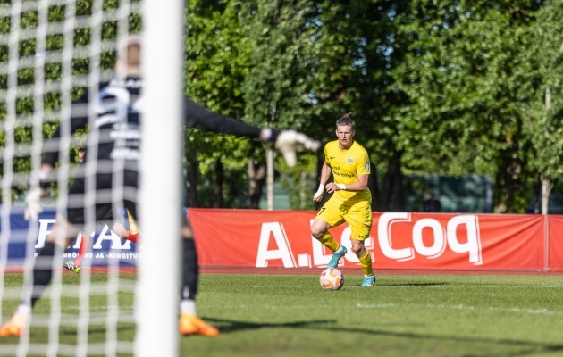 Parimad &scaron;ansid avanesid Mattias M&auml;nnilaanele, kes ei saanud aga palli Richard Alandi seljataha. Foto: Brit Maria Tael