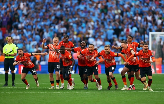 Kiire tõus Inglismaa tugevuselt viiendast liigast Premier League'i: Luton võitis 170 miljonit väärt penaltiseeria