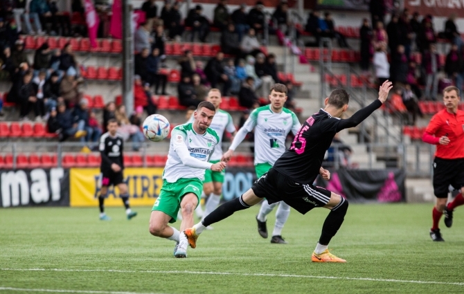 Kui üks on kriisis ja teine kriisi veerel, siis on oodata ägedat jalkamatši!