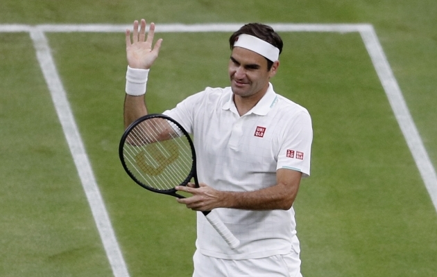 Vahel juhtus isegi nii, et Roger Federer pidi Wimbledonis vastase paremust tunnistama. Foto: Scanpix / Reuters / Peter Nicholls