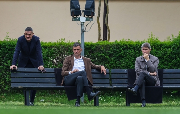 Mõni päev tagasi lahkus Milanist Paolo Maldini (keskel), nüüd tegi sedasama Frederic Massara (paremal). Foto: Scanpix / Fabrizio Carabelli / ZUMAPRESS.com