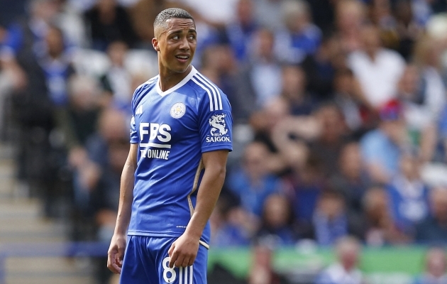 Leicesteriga esiliigasse kukkunud belglane liitub Villaga