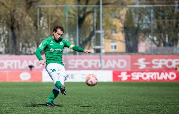 38-aastane Konstantin Vassiljev on j&auml;tkuvalt Premium liiga &uuml;ks parimaid m&auml;ngijaid. Foto: Katariina Peetson / Jalgpall.ee