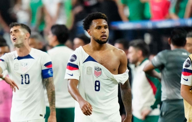 Jalkasärk täidab oma funktsiooni ka ühe varrukaga