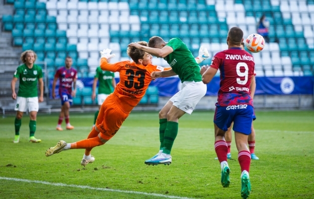 Evert Grünvald sekkus ja sekkus ja sekkus. Foto: Brit Maria Tael