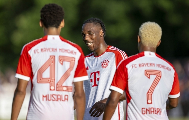 Bayern lõi sõprusmängus 27 väravat, kolm mängijat särasid viie tabamusega