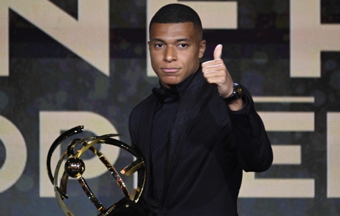 Maailma suurima diili lävel seisva Mbappe lugu tõestab, et jalgpall on naeruväärselt (eba)loogiline