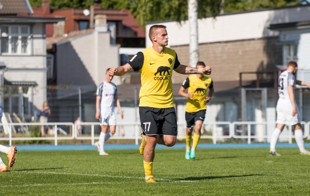 P&auml;rnu Vaprus l&auml;ks viimases omavahelises m&auml;ngus Ronaldo Tiismaa penaltist 1:0 juhtima, ent kaotas l&otilde;puks 1:5. Kuidas l&auml;heb sel korral? Foto: Katariina Peetson / Jalgpall.ee