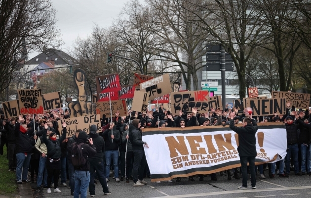 St. Pauli fännid protestisid käimasoleva aasta 1. aprillil Saksamaa Jalgpalli Liiga vastu. Foto: Scanpix / Christian Charisius / dpa