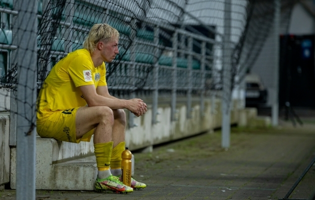 M&auml;rten Pajunurme jaoks l&auml;ks kohtumine Flora vastu aia taha. Foto: Katariina Peetson / jalgpall.ee