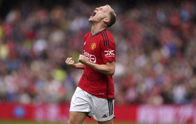 Manchester Unitedi kolme aasta tagune suurost on Inglismaa tolmu jalgelt pühkimas