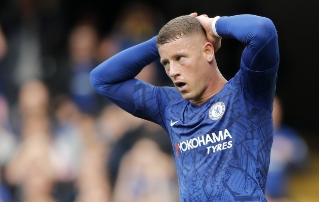 Endine Evertoni ja Chelsea poolkaitsja liitus Premier League'i uustulnukaga