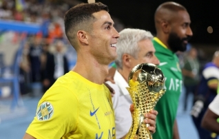 Al-Nassri kaotusseisust välja sikutanud Ronaldo sai uhke kaptenina esimest karikat tõsta