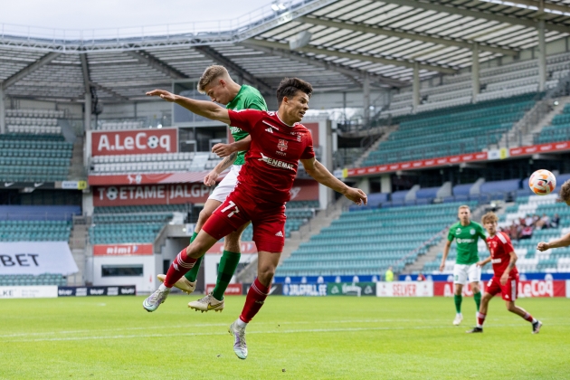 Taaniel Usta &otilde;huv&otilde;itluses Kristo Hussariga. Foto: Katariina Peetson / jalgpall.ee