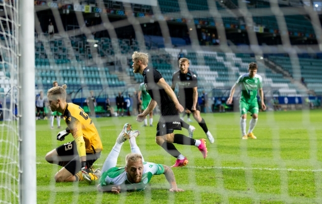 Kalev l&otilde;i Levadia vastu hilise viigiv&auml;rava. Foto: Katariina Peetson / jalgpall.ee