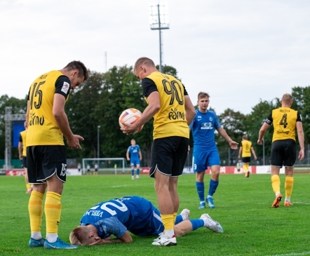 Memo | Vaprus pidi olude sunnil usaldama 16-aastast, kes jättis kooliraha maksmata  (galerii!) 