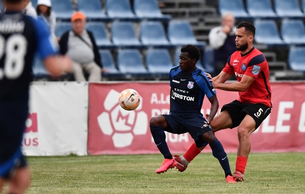 Nii narvakate kui ka j&auml;rvamaalaste sihik polnud t&auml;na parimate p&auml;evade killast. Foto: Sergei Stepanov