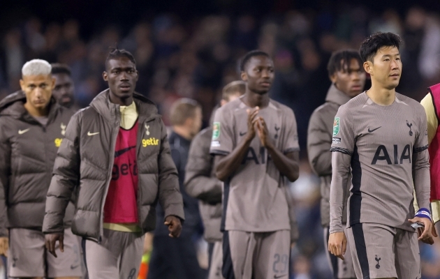 Tottenhami karikatee sai kiire lõpu, Manchester Unitedi legendide klubi šokeeris Leedsi