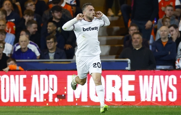 West Ham tõusis kolmanda järjestikuse võiduga Premier League'i liidriks