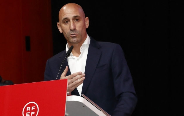 Luis Rubiales puikles kõvasti, ent pidi siiski lõpuks ameti maha panema. Foto: Scanpix / AFP Photo / RFEF / Eidan Rubio