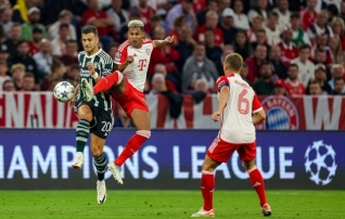 LOE JÄRELE: Andre Onana käkk vallandas väravatesaju, milles Bayern lõi rohkem