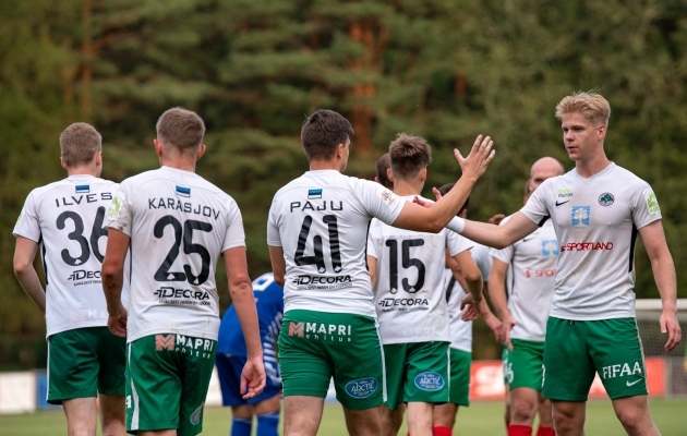 Mullune pronksmedalist FC Elva pole t&auml;navusse Esiliiga medalim&auml;ngu s&otilde;na sekka &ouml;elnud. Foto: Liisi Troska / jalgpall.ee