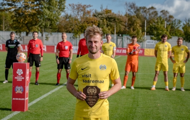 M&auml;ngu eel sai Sander Laht k&auml;tte t&auml;htsat verstaposti m&auml;rkiva meene. Foto: Allan Mehik