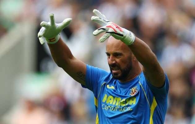 Vorm on ajutine, klass igavene: Pepe Reina tõrjub nagu muiste. Foto: Scanpix / Reuters / Lee Smith