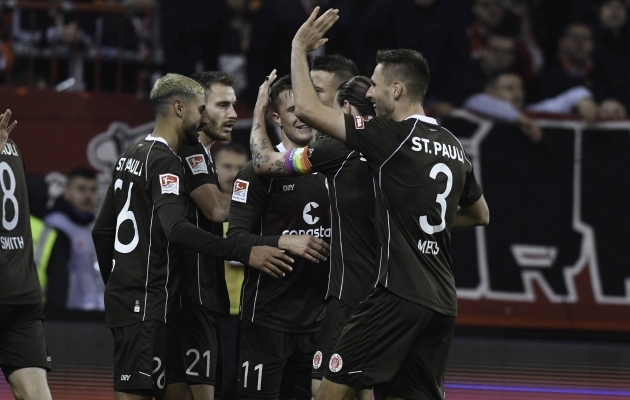 Mets ja St. Pauli liiguvad täiskäigul Bundesligas suunas  (Tamm pingil) 