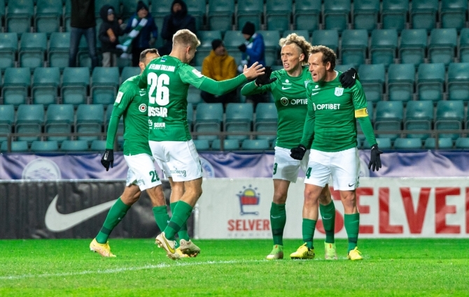 Memo | Lilanderi kaugmaarakett tabab Kuressaare väravat ka keskkaitsest  (galerii!) 
