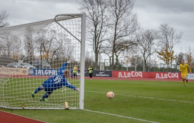 Baturins nurjas D&otilde;movi penaltikatse. Foto: Allan Mehik