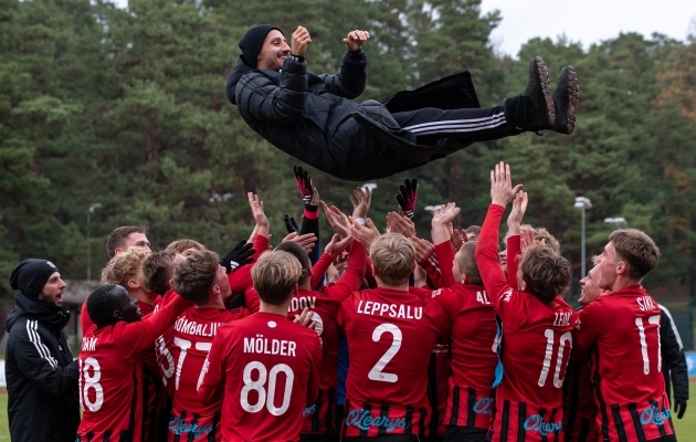 Vladimir Vassiljev tõi Nõmme Unitedile Esiliiga tiitli, millega pääseti uueks hooajaks Premium liigasse. Foto: Liisi Troska / jalgpall.ee
