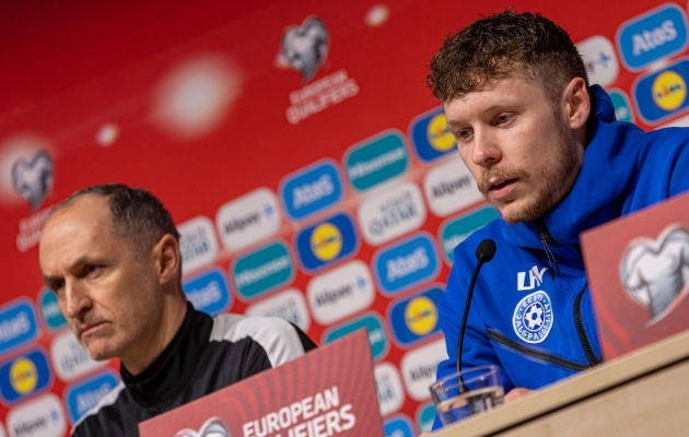 Thomas H&auml;berli ja Markus Poom m&auml;ngueelsel pressikonverentsil. Foto: Katariina Peetson / jalgpall.ee