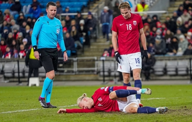 Erling Haaland sai F&auml;&auml;ri saarte vastu vigastada. Foto: Scanpix / Lise Aaserud / NTB / AFP