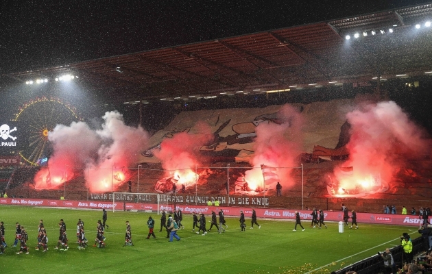 St. Pauli fännide tervitus. Foto: Scanpix / IMAGO / osnapix / Hirnschal