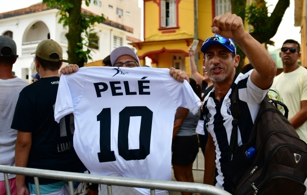 Fännid jaanuari alguses Pele matustel. Foto: Scanpix / Leandro Bernardes / Icon SMI via ZUMA Press