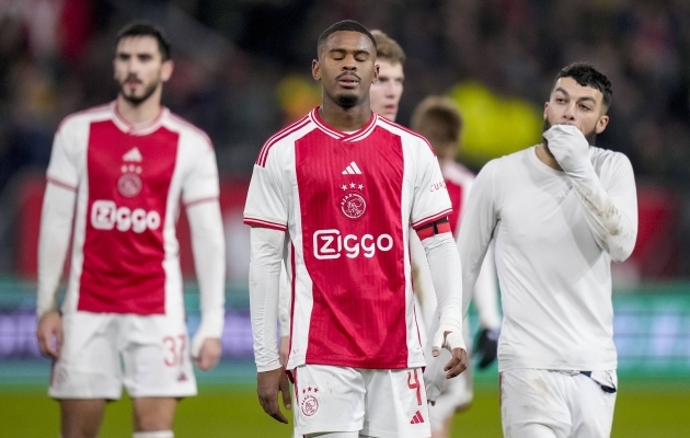 Halb unenägu? Ei! Ühest põhjamudast pääsenud Ajax leidis uue piinliku sügaviku
