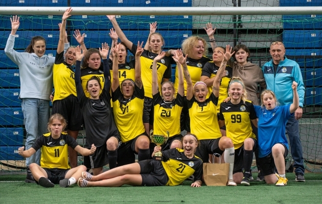 Võidukas Lasnamäe Ajaxi naiskond. Foto: jalgpall.ee