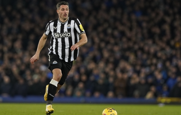 Newcastle pikendas Šveitsi koondislasega lepingut
