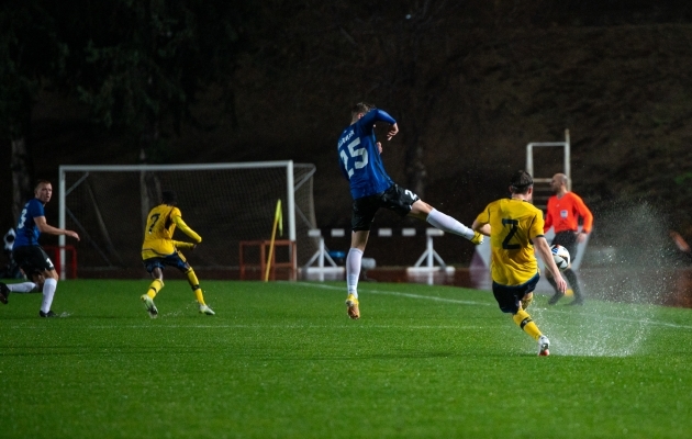 Ramol Sillamaa hoidis rootslasi surve all. Foto: Liisi Troska / jalgpall.ee