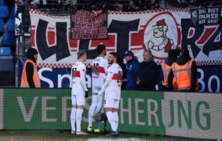 Ultrate ja turvatöötajate vägikaikavedu jättis Bundesliga mängu ligi tunniks ajaks seisma