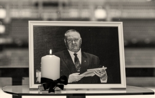Jalgpalliliit mälestab endist presidenti ja aupresidenti Peeter Küttist
