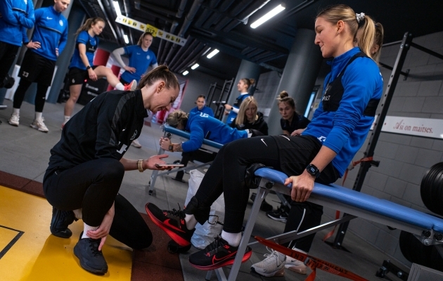 Naiste A-koondise kogunemine andis treeneritele võimaluse tutvuda hoolealuste füüsilise seisundiga. Foto: Liisi Troska / jalgpall.ee