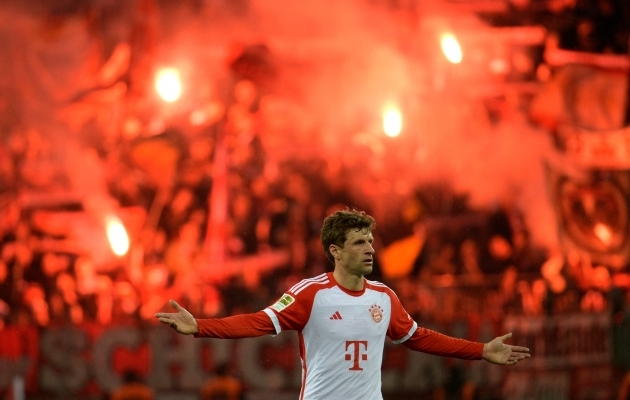 Thomas Müller on nõutu, sest võitmisega harjunud Bayern võib sel hooajal tühjade kätega jääda. Foto: Scanpix / Sascha Schuermann / AFP