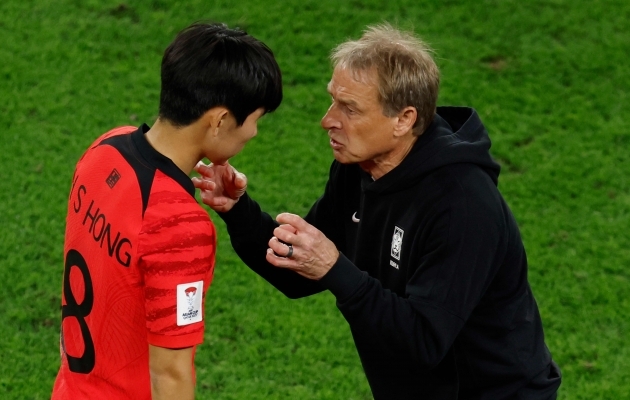 Jürgen Klinsmann ei suutnud lõunakorealaste südameid võita. Foto: Scanpix / AFP / Karim Jaafar